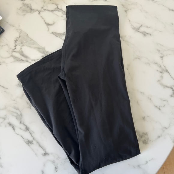 PAC 1980 PAC WHISPER Active Black Deep V Flare Yoga Pants - Picture 3 of 3